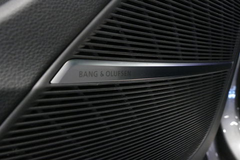 Audi Q7 55 TFSI e quattro Pro Line / S Line / Panoramadak / Matrix Laser koplampen / Elektr. verstelbare voorstoelen / Luchtvering / HUD / Stoelverwarming voor + achter / Apple Carplay - Android Auto / Bang&Olufsen Sound / 22'' LMV / Elektr. wegklapbare trekhaak 