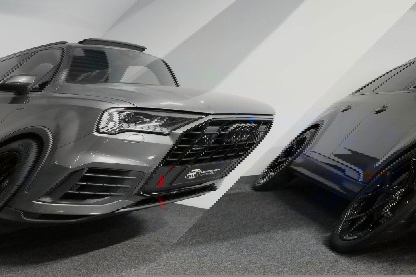 Audi Q7 55 TFSI e quattro Pro Line / S Line / Panoramadak / Matrix Laser koplampen / Elektr. verstelbare voorstoelen / Luchtvering / HUD / Stoelverwarming voor + achter / Apple Carplay - Android Auto / Bang&Olufsen Sound / 22'' LMV / Elektr. wegklapbare trekhaak 