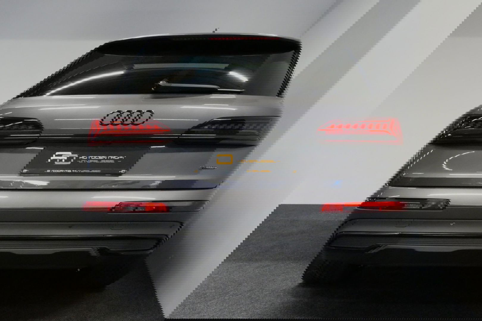 Audi Q7 55 TFSI e quattro Pro Line / S Line / Panoramadak / Matrix Laser koplampen / Elektr. verstelbare voorstoelen / Luchtvering / HUD / Stoelverwarming voor + achter / Apple Carplay - Android Auto / Bang&Olufsen Sound / 22'' LMV / Elektr. wegklapbare trekhaak 