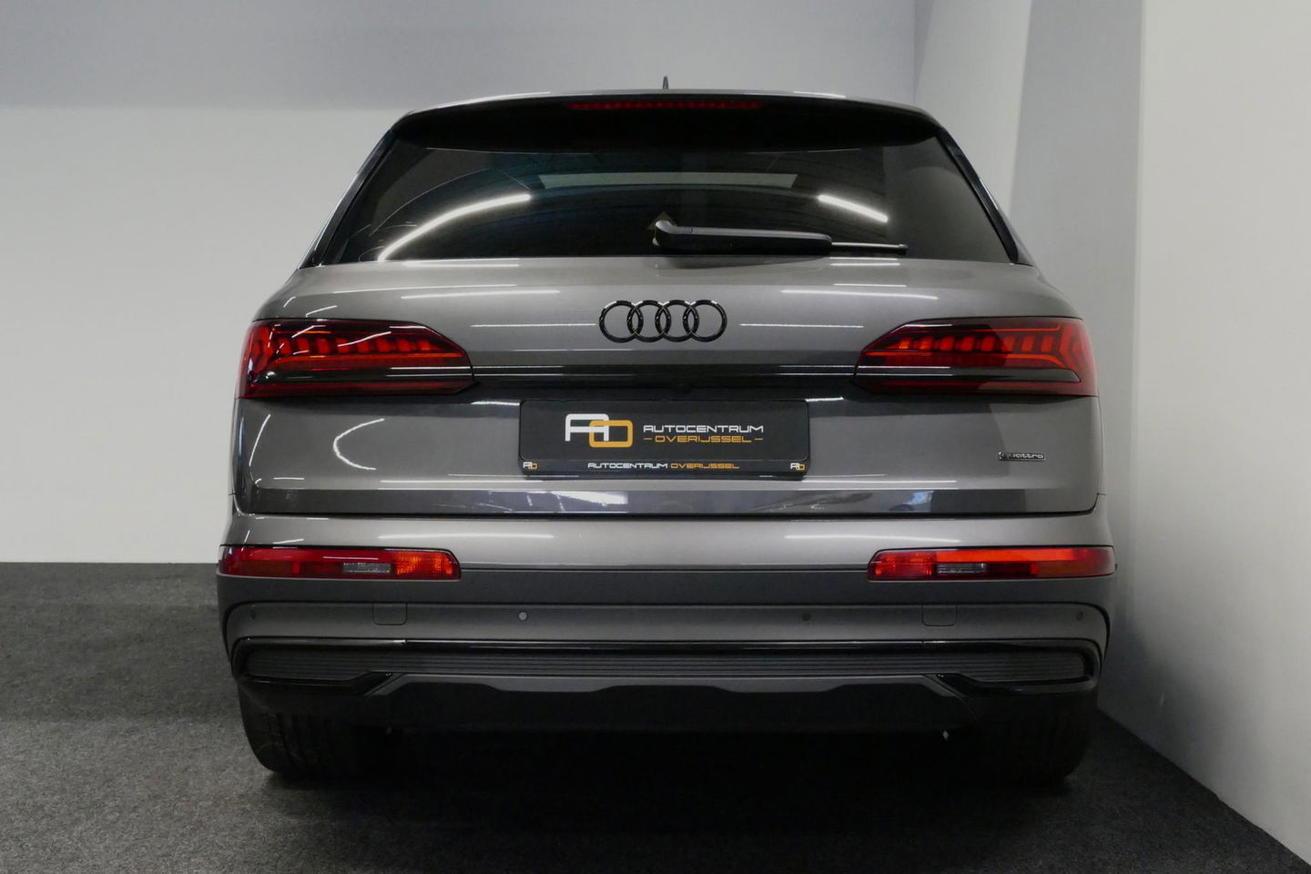 Audi Q7 55 TFSI e quattro Pro Line / S Line / Panoramadak / Matrix Laser koplampen / Elektr. verstelbare voorstoelen / Luchtvering / HUD / Stoelverwarming voor + achter / Apple Carplay - Android Auto / Bang&Olufsen Sound / 22'' LMV / Elektr. wegklapbare trekhaak 