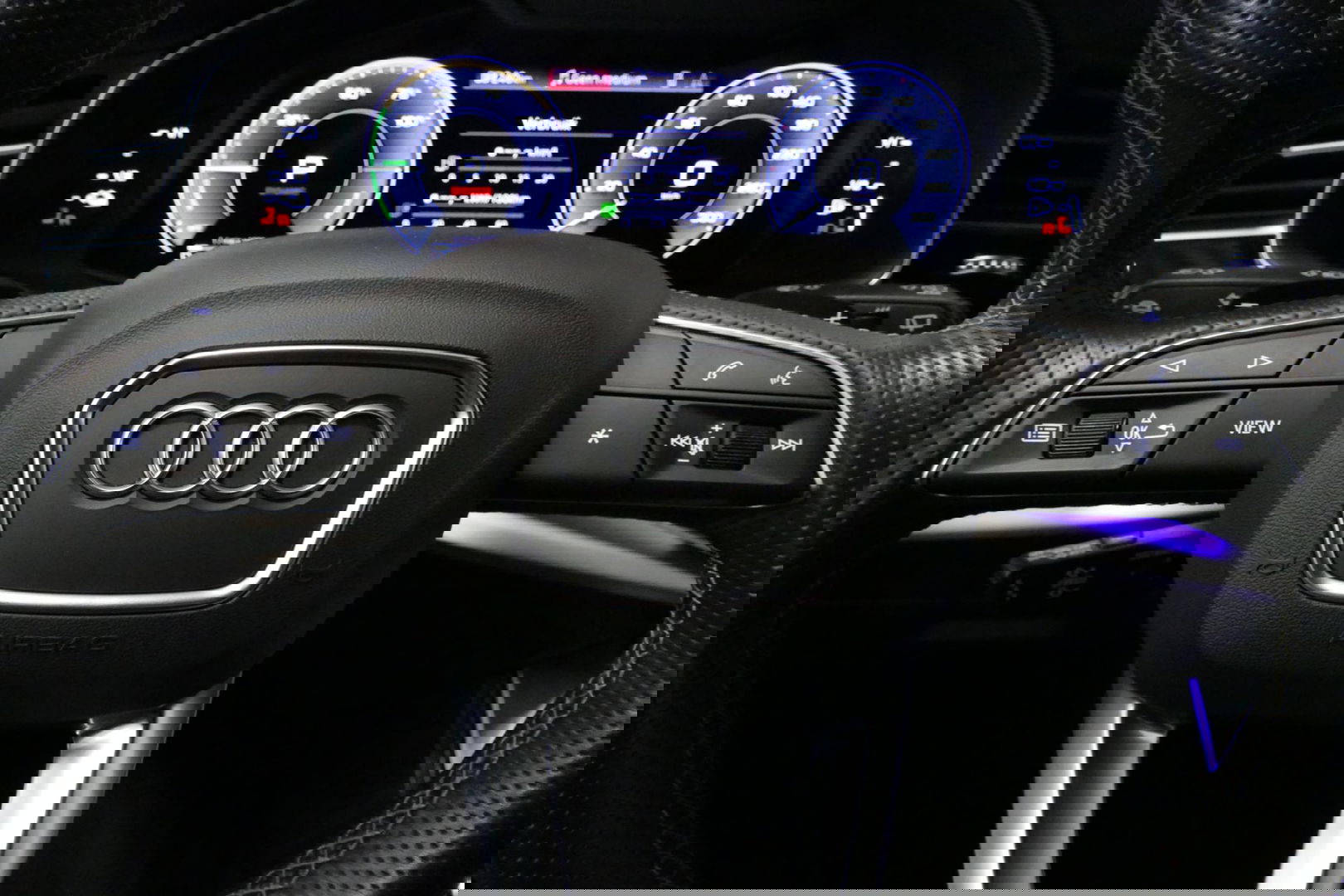 Audi Q7 55 TFSI e quattro Pro Line / S Line / Panoramadak / Matrix Laser koplampen / Elektr. verstelbare voorstoelen / Luchtvering / HUD / Stoelverwarming voor + achter / Apple Carplay - Android Auto / Bang&Olufsen Sound / 22'' LMV / Elektr. wegklapbare trekhaak 