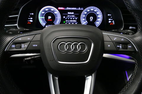 Audi Q7 55 TFSI e quattro Pro Line / S Line / Panoramadak / Matrix Laser koplampen / Elektr. verstelbare voorstoelen / Luchtvering / HUD / Stoelverwarming voor + achter / Apple Carplay - Android Auto / Bang&Olufsen Sound / 22'' LMV / Elektr. wegklapbare trekhaak 