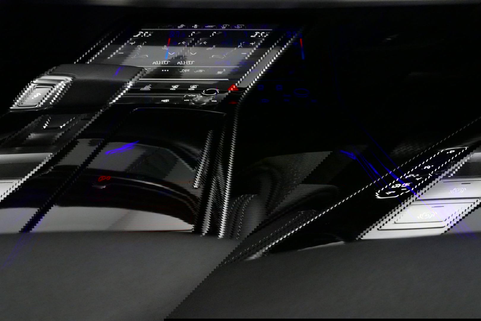 Audi Q7 55 TFSI e quattro Pro Line / S Line / Panoramadak / Matrix Laser koplampen / Elektr. verstelbare voorstoelen / Luchtvering / HUD / Stoelverwarming voor + achter / Apple Carplay - Android Auto / Bang&Olufsen Sound / 22'' LMV / Elektr. wegklapbare trekhaak 