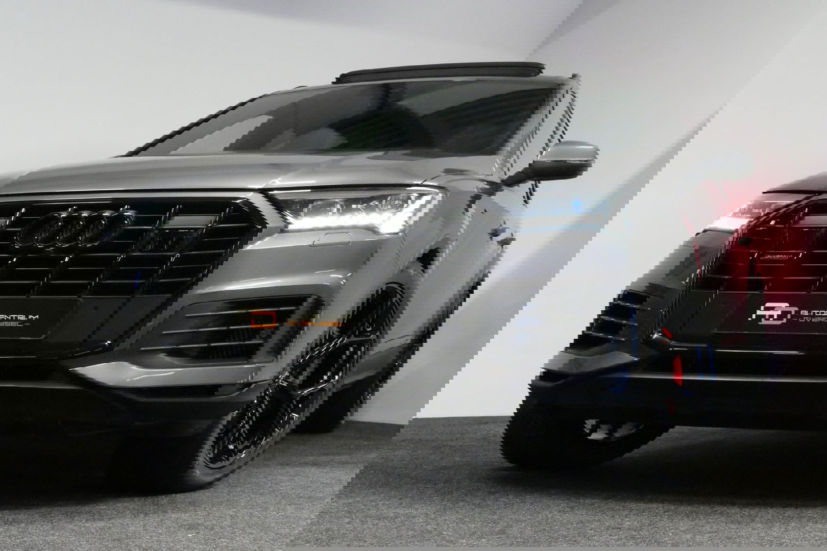 Audi Q7 55 TFSI e quattro Pro Line / S Line / Panoramadak / Matrix Laser koplampen / Elektr. verstelbare voorstoelen / Luchtvering / HUD / Stoelverwarming voor + achter / Apple Carplay - Android Auto / Bang&Olufsen Sound / 22'' LMV / Elektr. wegklapbare trekhaak 