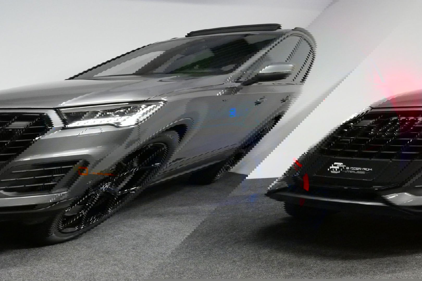 Audi Q7 55 TFSI e quattro Pro Line / S Line / Panoramadak / Matrix Laser koplampen / Elektr. verstelbare voorstoelen / Luchtvering / HUD / Stoelverwarming voor + achter / Apple Carplay - Android Auto / Bang&Olufsen Sound / 22'' LMV / Elektr. wegklapbare trekhaak 