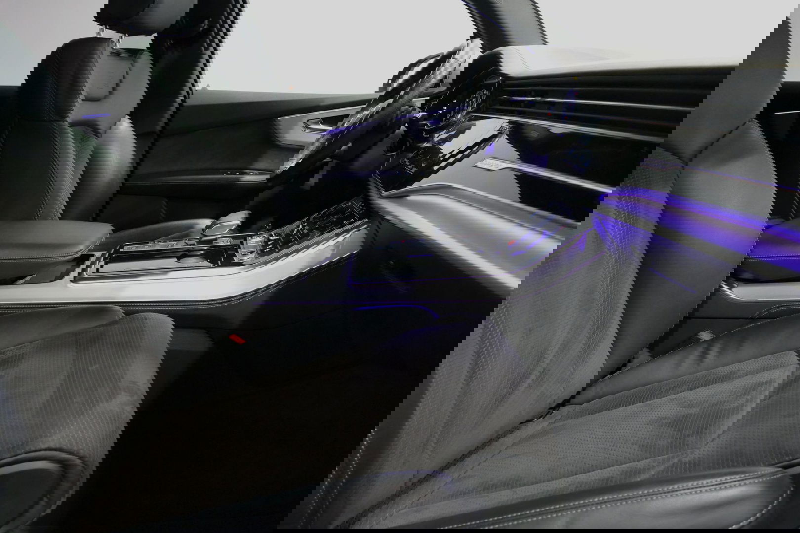 Audi Q7 55 TFSI e quattro Pro Line / S Line / Panoramadak / Matrix Laser koplampen / Elektr. verstelbare voorstoelen / Luchtvering / HUD / Stoelverwarming voor + achter / Apple Carplay - Android Auto / Bang&Olufsen Sound / 22'' LMV / Elektr. wegklapbare trekhaak 