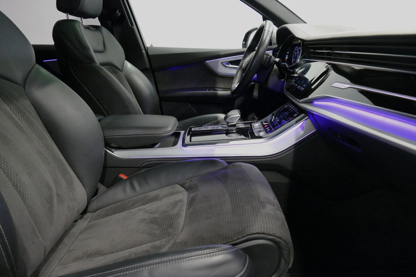 Audi Q7 55 TFSI e quattro Pro Line / S Line / Panoramadak / Matrix Laser koplampen / Elektr. verstelbare voorstoelen / Luchtvering / HUD / Stoelverwarming voor + achter / Apple Carplay - Android Auto / Bang&Olufsen Sound / 22'' LMV / Elektr. wegklapbare trekhaak 