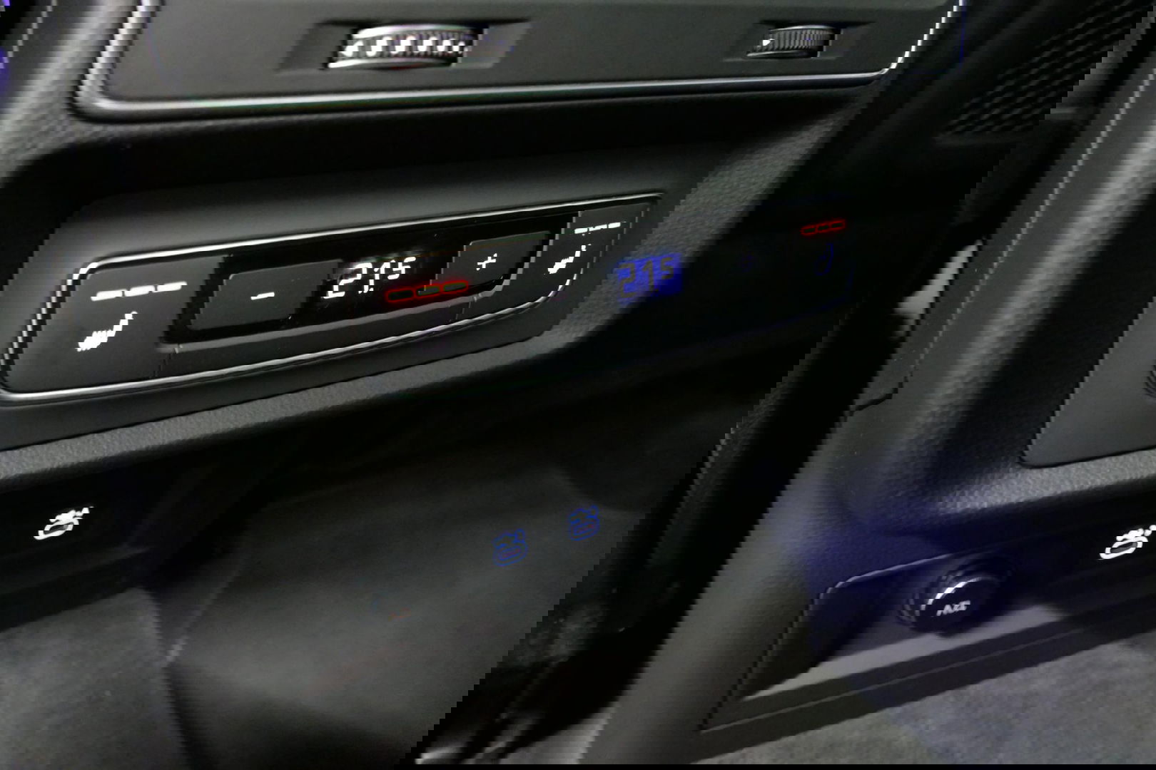 Audi Q7 55 TFSI e quattro Pro Line / S Line / Panoramadak / Matrix Laser koplampen / Elektr. verstelbare voorstoelen / Luchtvering / HUD / Stoelverwarming voor + achter / Apple Carplay - Android Auto / Bang&Olufsen Sound / 22'' LMV / Elektr. wegklapbare trekhaak 