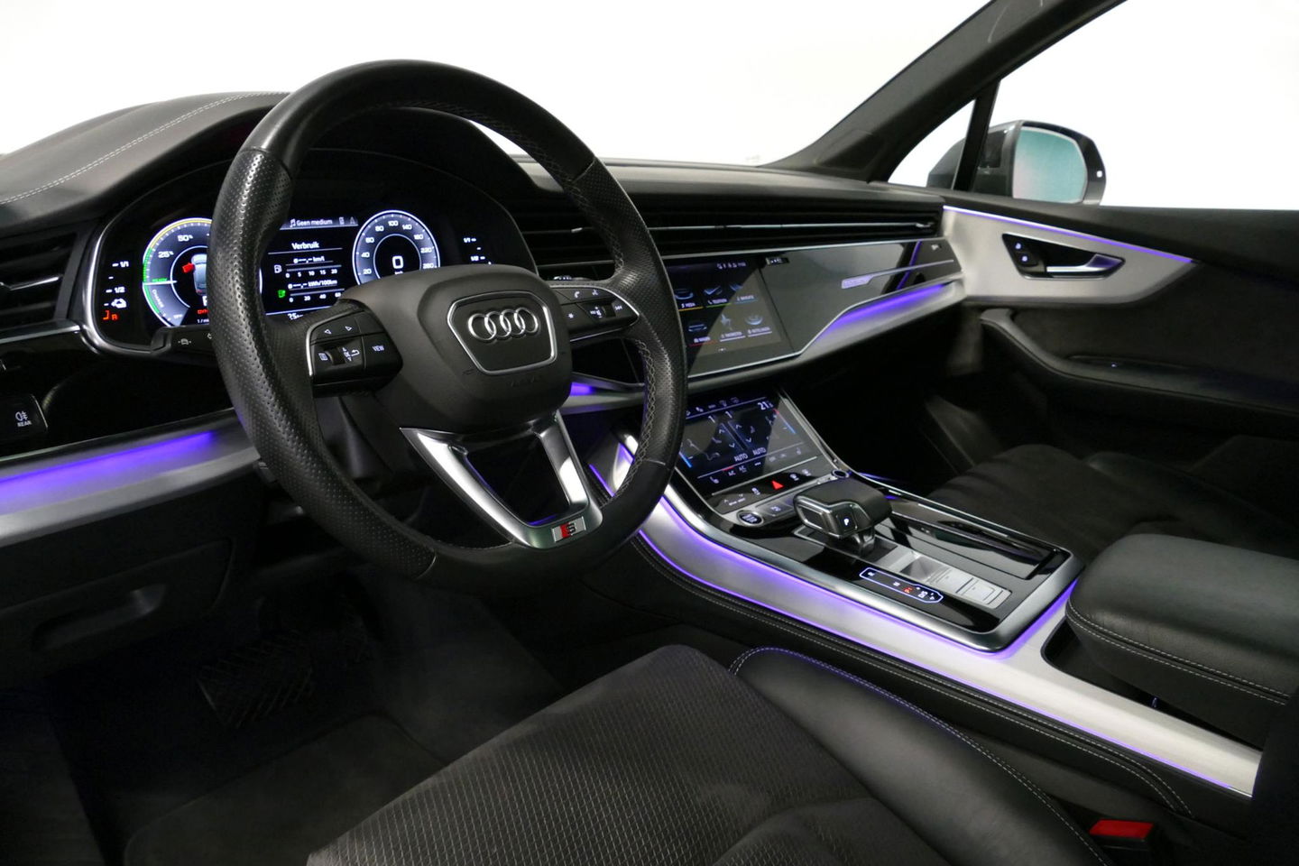 Audi Q7 55 TFSI e quattro Pro Line / S Line / Panoramadak / Matrix Laser koplampen / Elektr. verstelbare voorstoelen / Luchtvering / HUD / Stoelverwarming voor + achter / Apple Carplay - Android Auto / Bang&Olufsen Sound / 22'' LMV / Elektr. wegklapbare trekhaak 