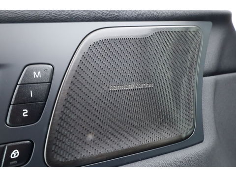 Volvo XC60 2.0 T6 Plug-in hybrid AWD Plus Dark | Pano | Pilot Assist | Head-up | 360cam | Keyless | Harman Kardon | Stoel- Stuurverw. |