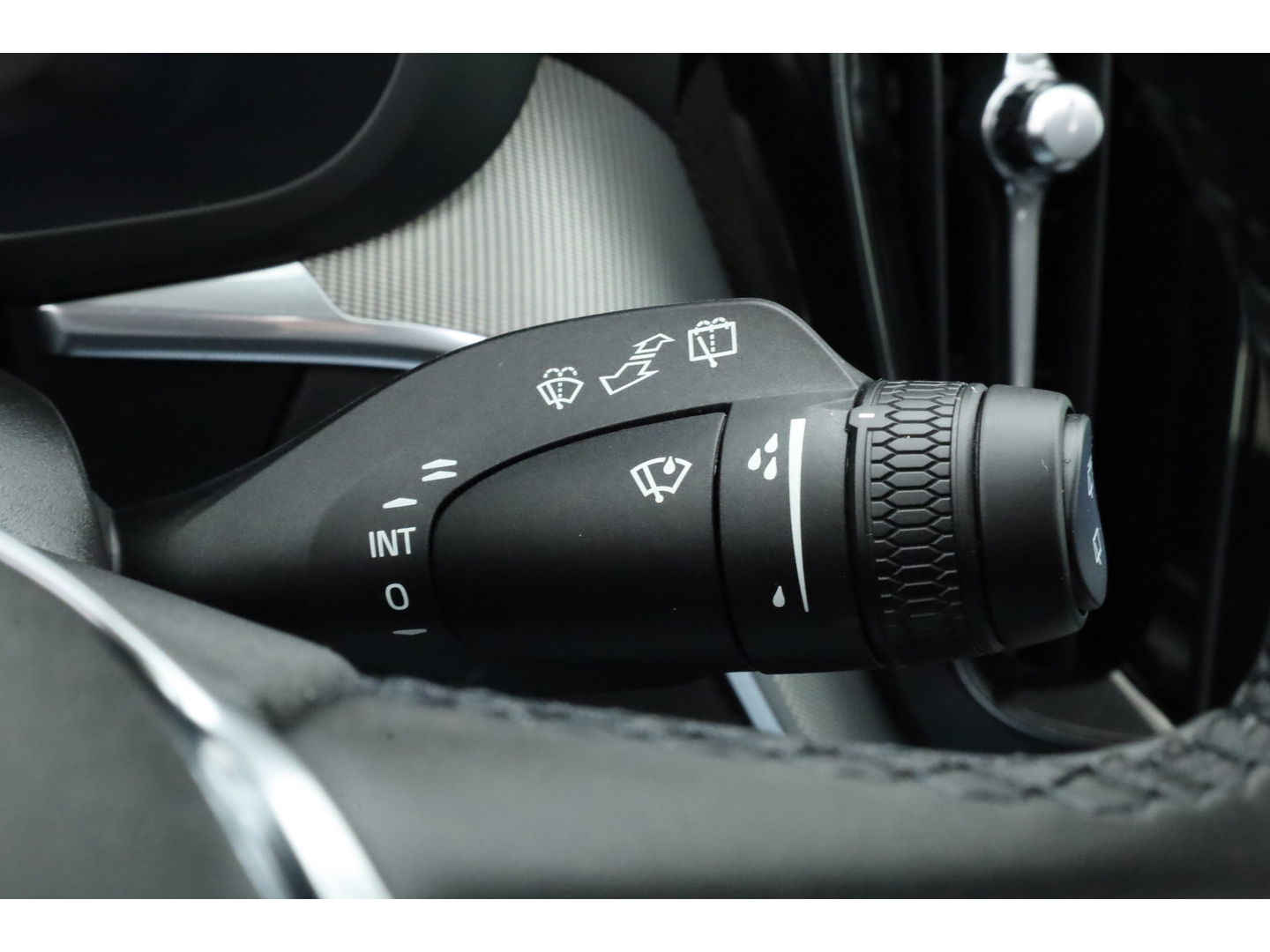 Volvo XC60 2.0 T6 Plug-in hybrid AWD Plus Dark | Pano | Pilot Assist | Head-up | 360cam | Keyless | Harman Kardon | Stoel- Stuurverw. |