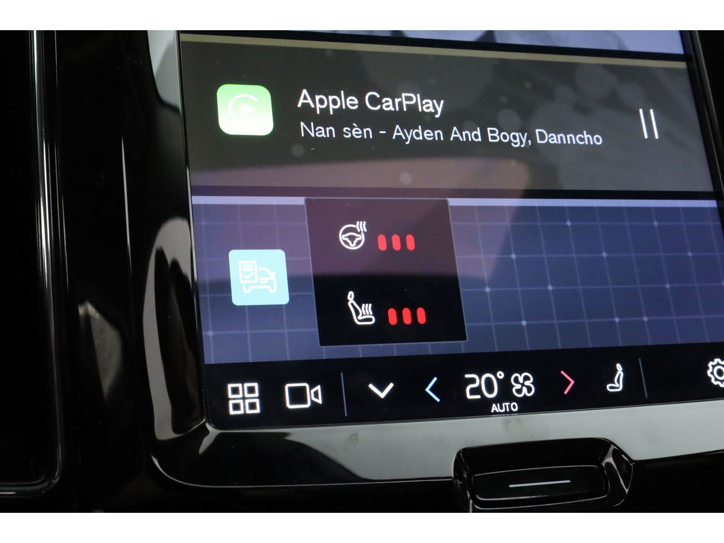 Volvo XC60 2.0 T6 Plug-in hybrid AWD Plus Dark | Pano | Pilot Assist | Head-up | 360cam | Keyless | Harman Kardon | Stoel- Stuurverw. |