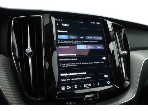 Volvo XC60 2.0 T6 Plug-in hybrid AWD Plus Dark | Pano | Pilot Assist | Head-up | 360cam | Keyless | Harman Kardon | Stoel- Stuurverw. |