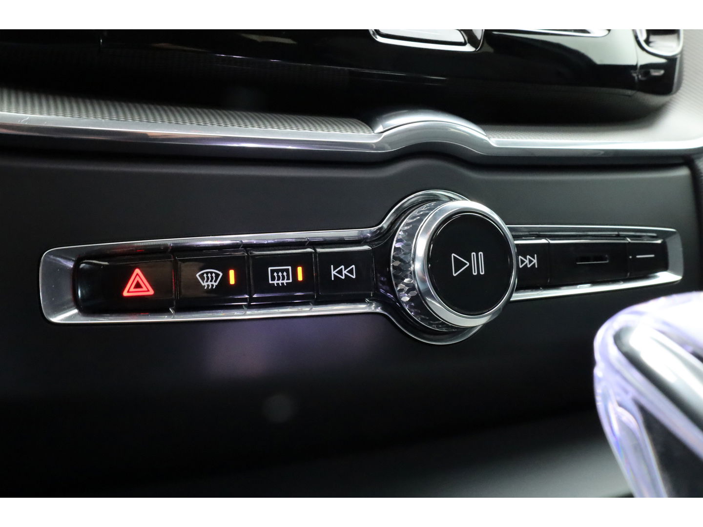 Volvo XC60 2.0 T6 Plug-in hybrid AWD Plus Dark | Pano | Pilot Assist | Head-up | 360cam | Keyless | Harman Kardon | Stoel- Stuurverw. |