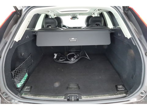 Volvo XC60 2.0 T6 Plug-in hybrid AWD Plus Dark | Pano | Pilot Assist | Head-up | 360cam | Keyless | Harman Kardon | Stoel- Stuurverw. |