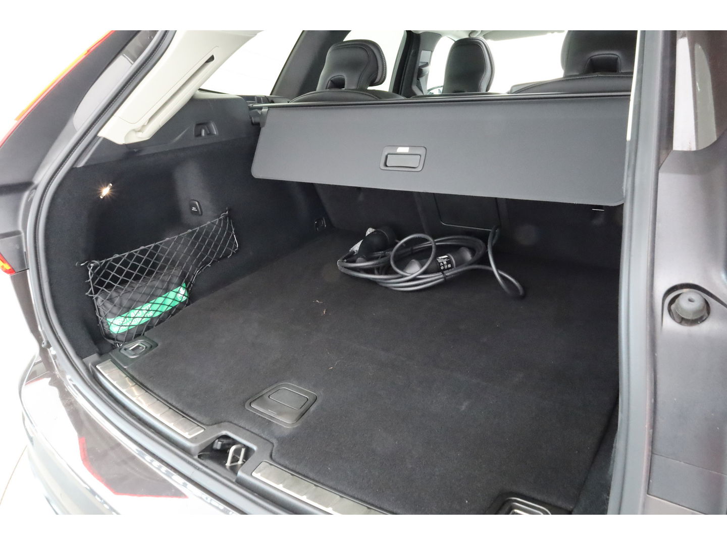 Volvo XC60 2.0 T6 Plug-in hybrid AWD Plus Dark | Pano | Pilot Assist | Head-up | 360cam | Keyless | Harman Kardon | Stoel- Stuurverw. |