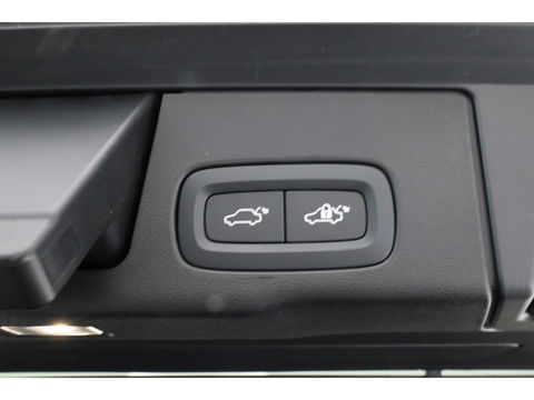 Volvo XC60 2.0 T6 Plug-in hybrid AWD Plus Dark | Pano | Pilot Assist | Head-up | 360cam | Keyless | Harman Kardon | Stoel- Stuurverw. |