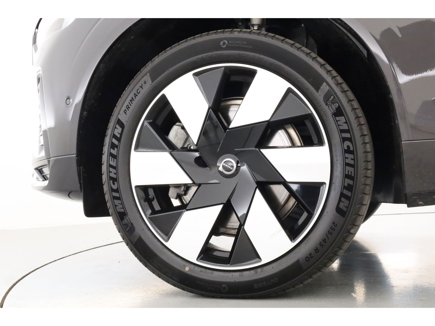 Volvo XC60 2.0 T6 Plug-in hybrid AWD Plus Dark | Pano | Pilot Assist | Head-up | 360cam | Keyless | Harman Kardon | Stoel- Stuurverw. |