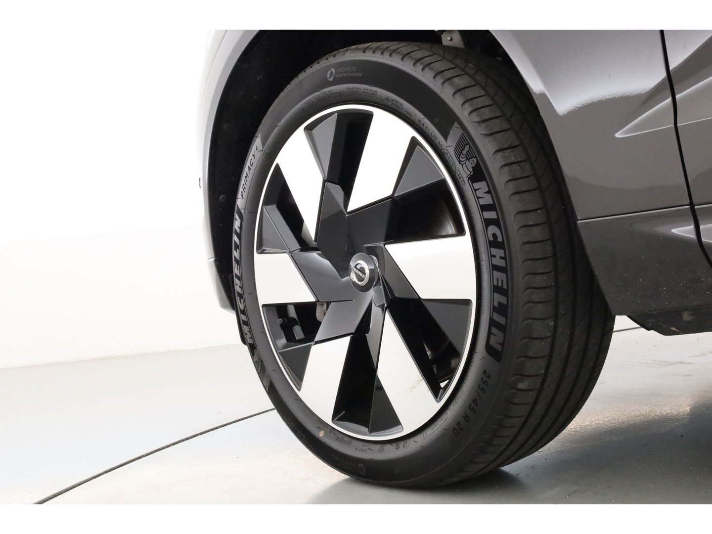 Volvo XC60 2.0 T6 Plug-in hybrid AWD Plus Dark | Pano | Pilot Assist | Head-up | 360cam | Keyless | Harman Kardon | Stoel- Stuurverw. |