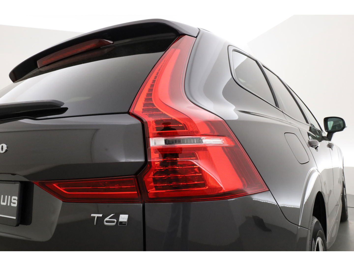 Volvo XC60 2.0 T6 Plug-in hybrid AWD Plus Dark | Pano | Pilot Assist | Head-up | 360cam | Keyless | Harman Kardon | Stoel- Stuurverw. |