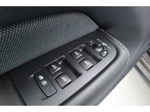 Volvo XC60 2.0 T6 Plug-in hybrid AWD Plus Dark | Pano | Pilot Assist | Head-up | 360cam | Keyless | Harman Kardon | Stoel- Stuurverw. |