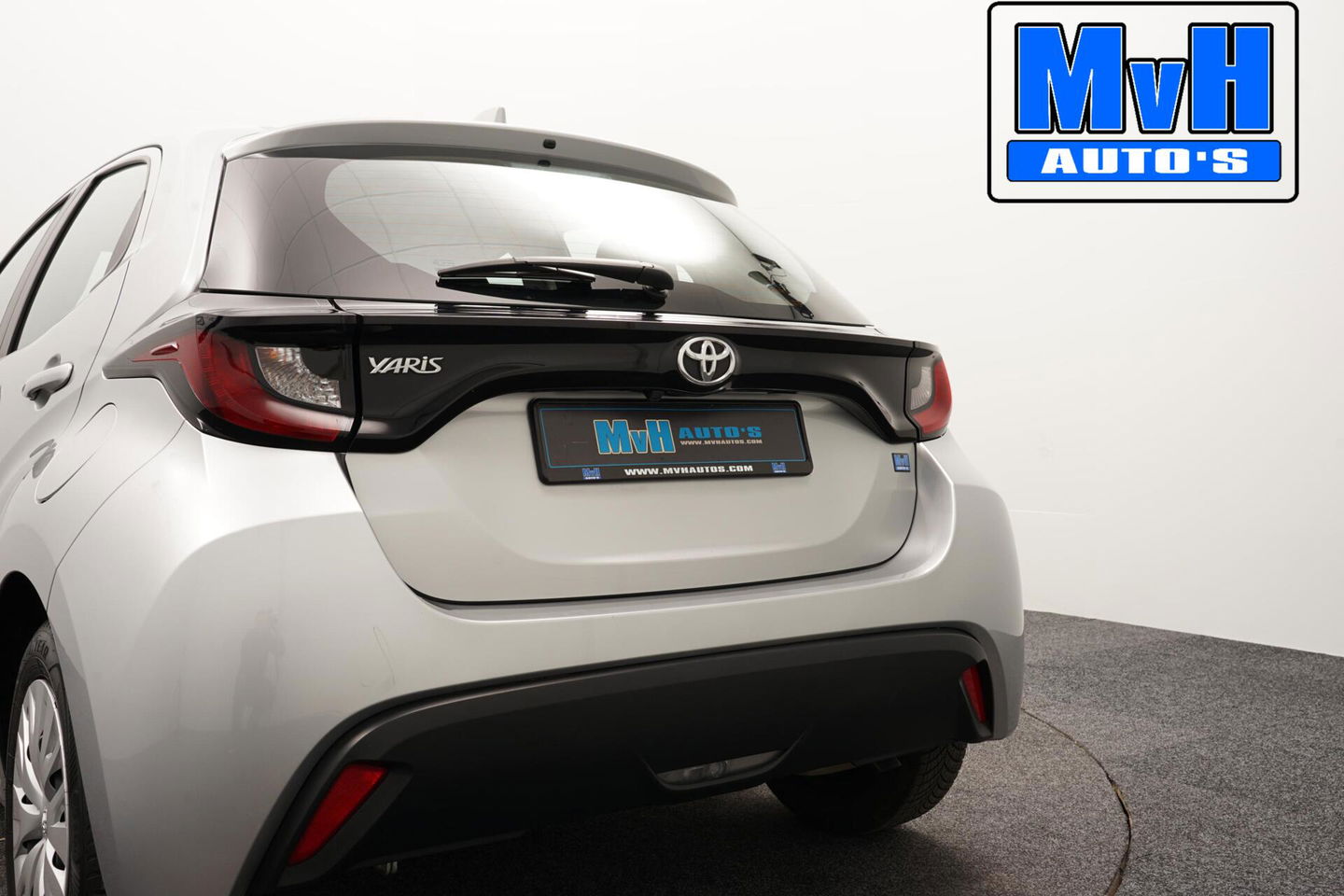 Toyota Yaris 1.5 VVT-i Active|CAMERA|ADAP.CRUISE|CARPLAY|NAP