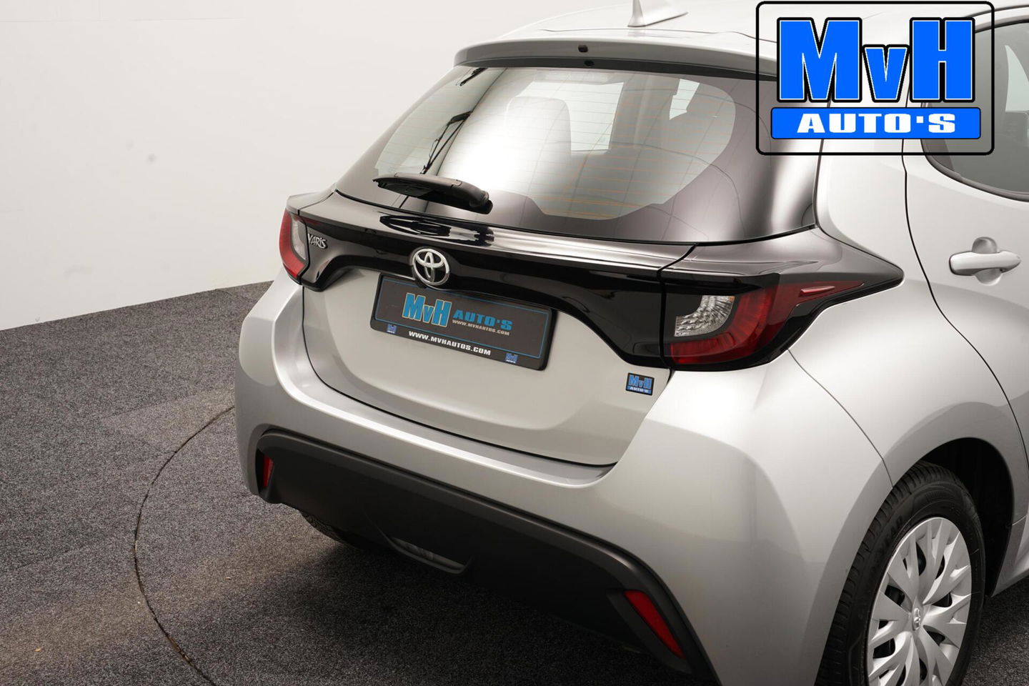 Toyota Yaris 1.5 VVT-i Active|CAMERA|ADAP.CRUISE|CARPLAY|NAP