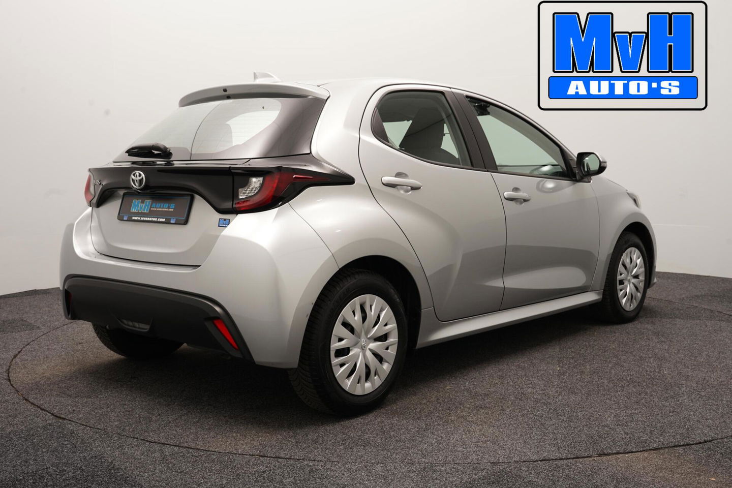 Toyota Yaris 1.5 VVT-i Active|CAMERA|ADAP.CRUISE|CARPLAY|NAP