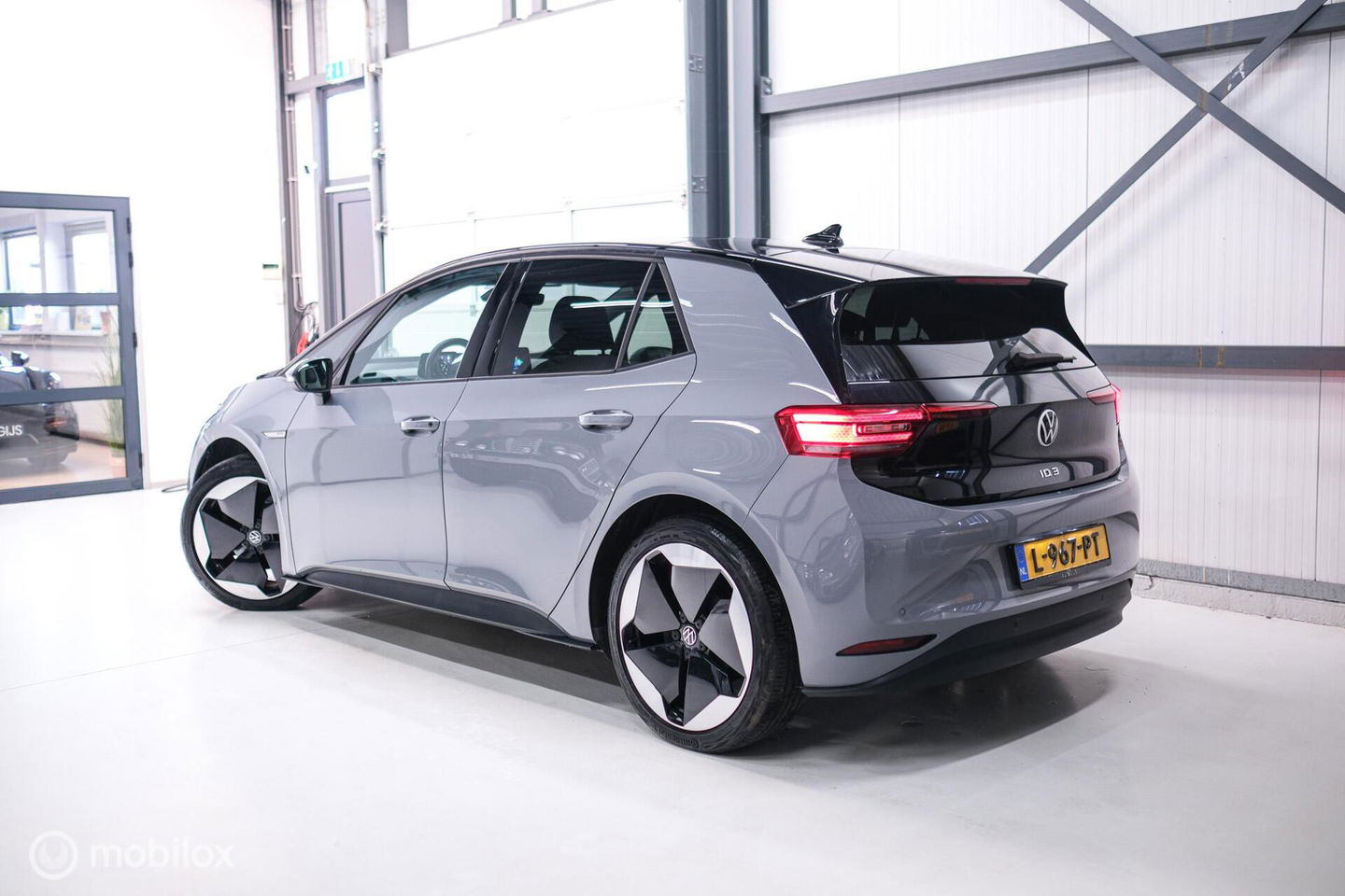 Volkswagen ID.3 Business 58 kWh PRO | Panorama | SOH 94% | Trekhaak | Stoel + stuurwiel verwarming | vol opties | Rijklaarprijs |