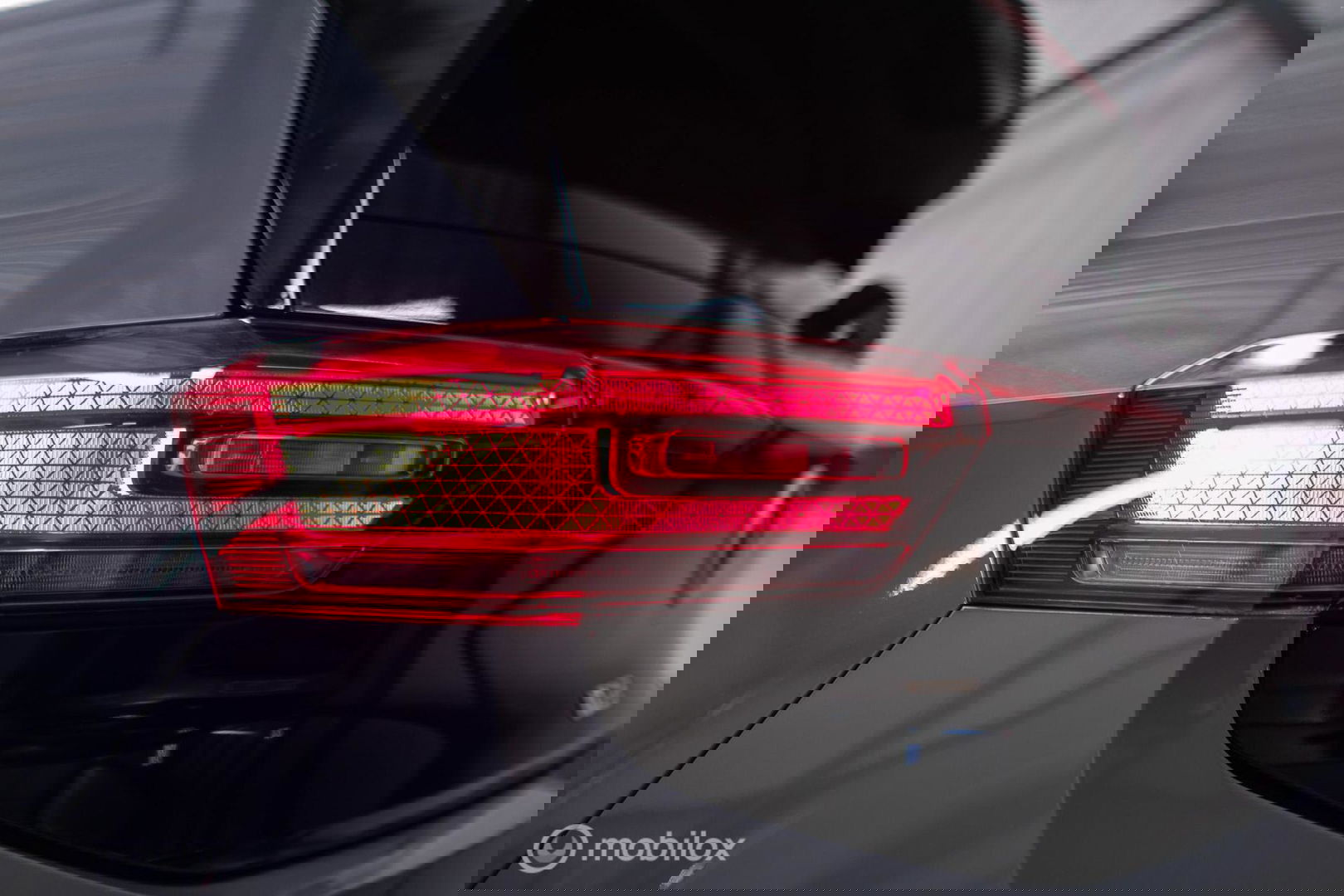 Volkswagen ID.3 Business 58 kWh PRO | Panorama | SOH 94% | Trekhaak | Stoel + stuurwiel verwarming | vol opties | Rijklaarprijs |