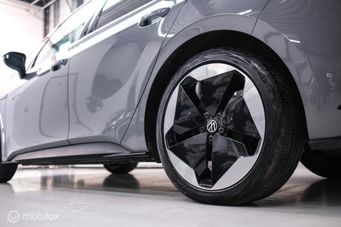 Volkswagen ID.3 Business 58 kWh PRO | Panorama | SOH 94% | Trekhaak | Stoel + stuurwiel verwarming | vol opties | Rijklaarprijs |