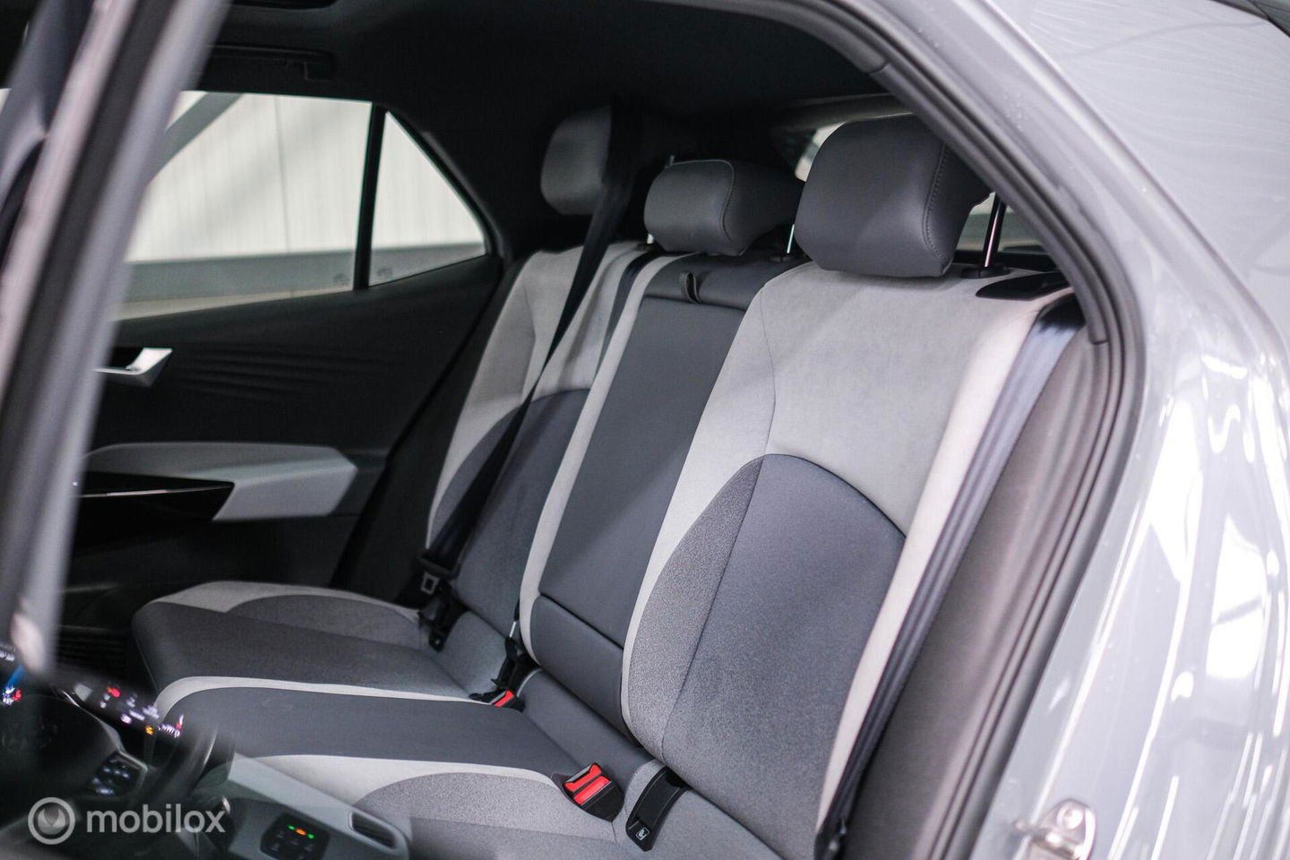 Volkswagen ID.3 Business 58 kWh PRO | Panorama | SOH 94% | Trekhaak | Stoel + stuurwiel verwarming | vol opties | Rijklaarprijs |