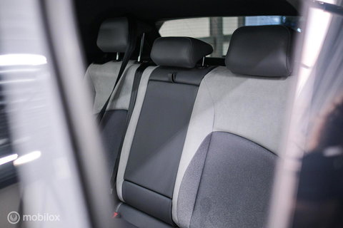 Volkswagen ID.3 Business 58 kWh PRO | Panorama | SOH 94% | Trekhaak | Stoel + stuurwiel verwarming | vol opties | Rijklaarprijs |