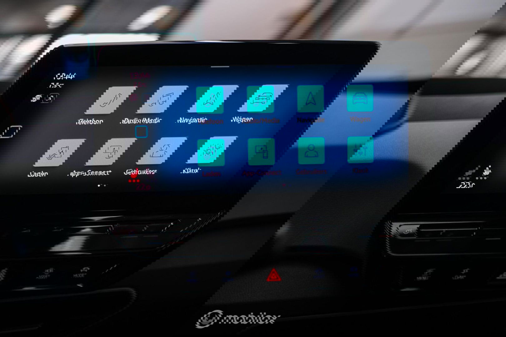 Volkswagen ID.3 Business 58 kWh PRO | Panorama | SOH 94% | Trekhaak | Stoel + stuurwiel verwarming | vol opties | Rijklaarprijs |