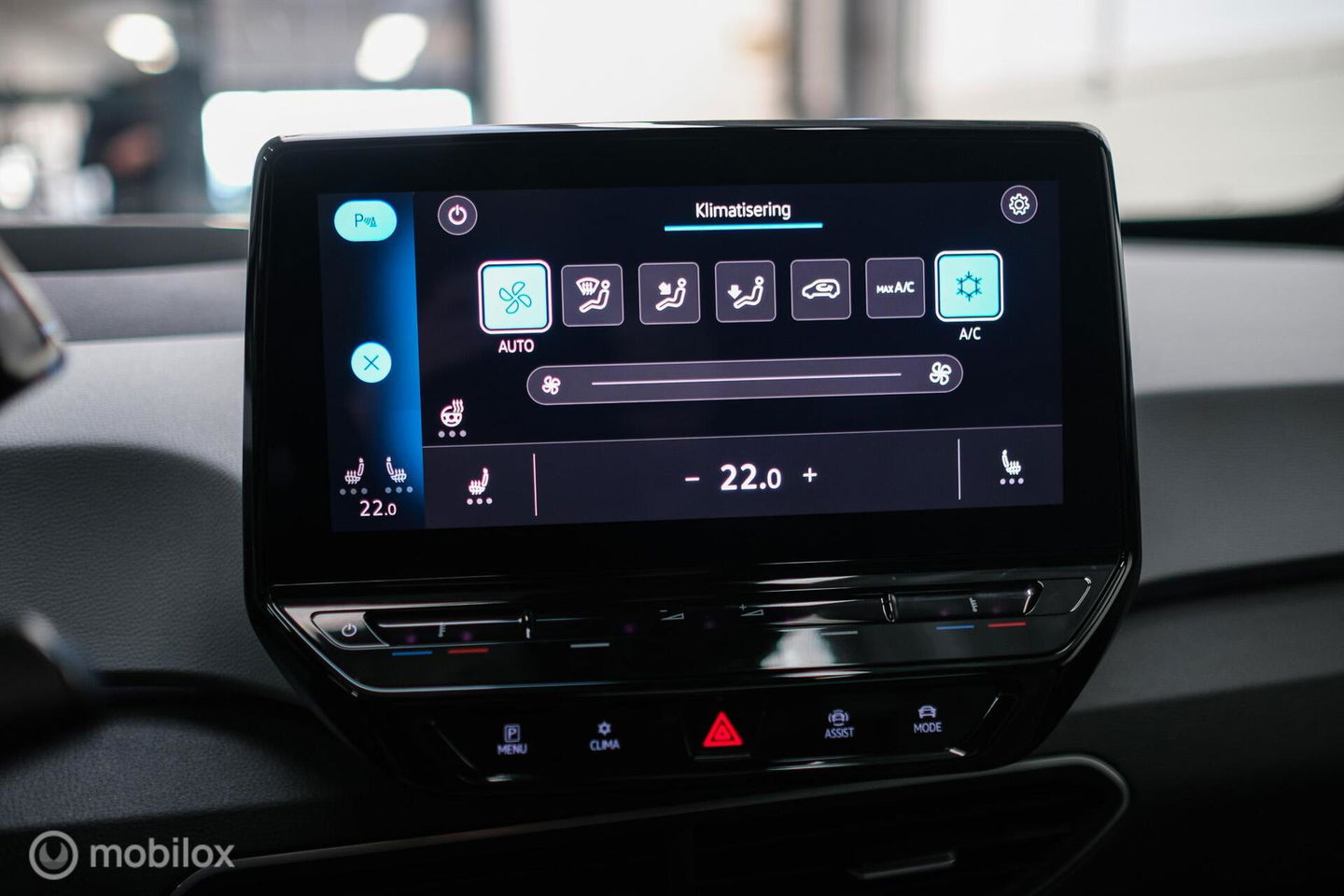 Volkswagen ID.3 Business 58 kWh PRO | Panorama | SOH 94% | Trekhaak | Stoel + stuurwiel verwarming | vol opties | Rijklaarprijs |