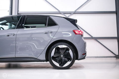 Volkswagen ID.3 Business 58 kWh PRO | Panorama | SOH 94% | Trekhaak | Stoel + stuurwiel verwarming | vol opties | Rijklaarprijs |