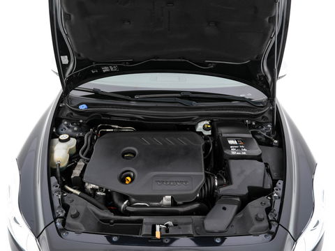 Volvo C30 1.6 D2 R-Design Luxury-Line *PANO | BI-XENON | LEATHER-FABRIC | NAVI-FULLMAP | HEATED-SPORTSEATS | ECC | CARBON-INLAY | PDC | PREMIUM-AUDIO | CRUISE | 17''ALU*