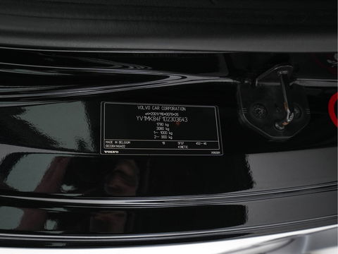 Volvo C30 1.6 D2 R-Design Luxury-Line *PANO | BI-XENON | LEATHER-FABRIC | NAVI-FULLMAP | HEATED-SPORTSEATS | ECC | CARBON-INLAY | PDC | PREMIUM-AUDIO | CRUISE | 17''ALU*