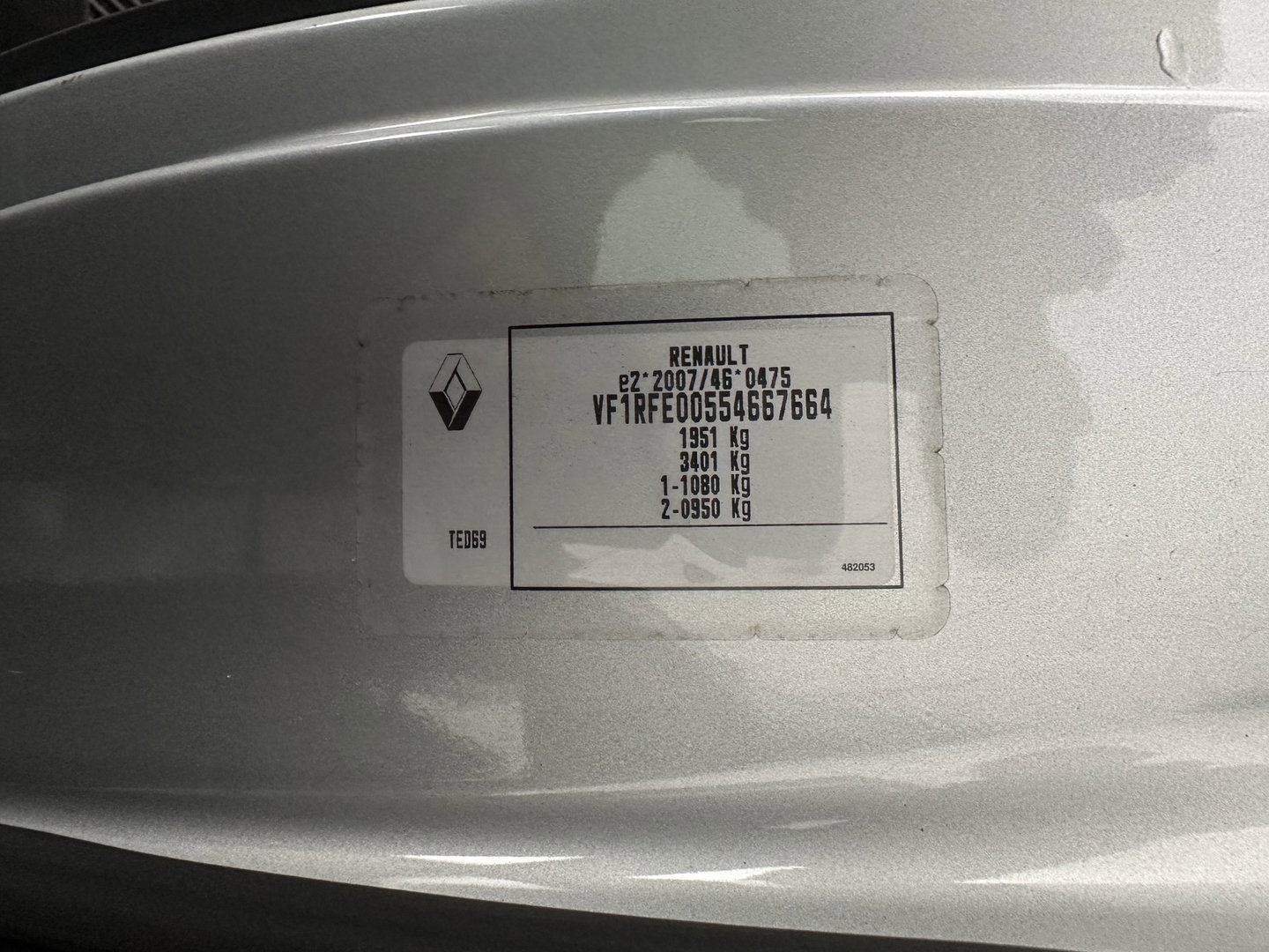 Renault Kadjar 1.5 dCi Bose Aut. *LEATHER-FABRIC | FULL-LED | BOSE-SOUND | BLINDSPOT | HEATED-COMFORTSEATS | KEYLESS | CAMERA | NAVI-FULLMAP | ECC | PDC | CRUISE | DAB | PRIVACYG-GLASS | 19''ALU | TOWBAR*