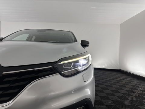 Renault Kadjar 1.5 dCi Bose Aut. *LEATHER-FABRIC | FULL-LED | BOSE-SOUND | BLINDSPOT | HEATED-COMFORTSEATS | KEYLESS | CAMERA | NAVI-FULLMAP | ECC | PDC | CRUISE | DAB | PRIVACYG-GLASS | 19''ALU | TOWBAR*