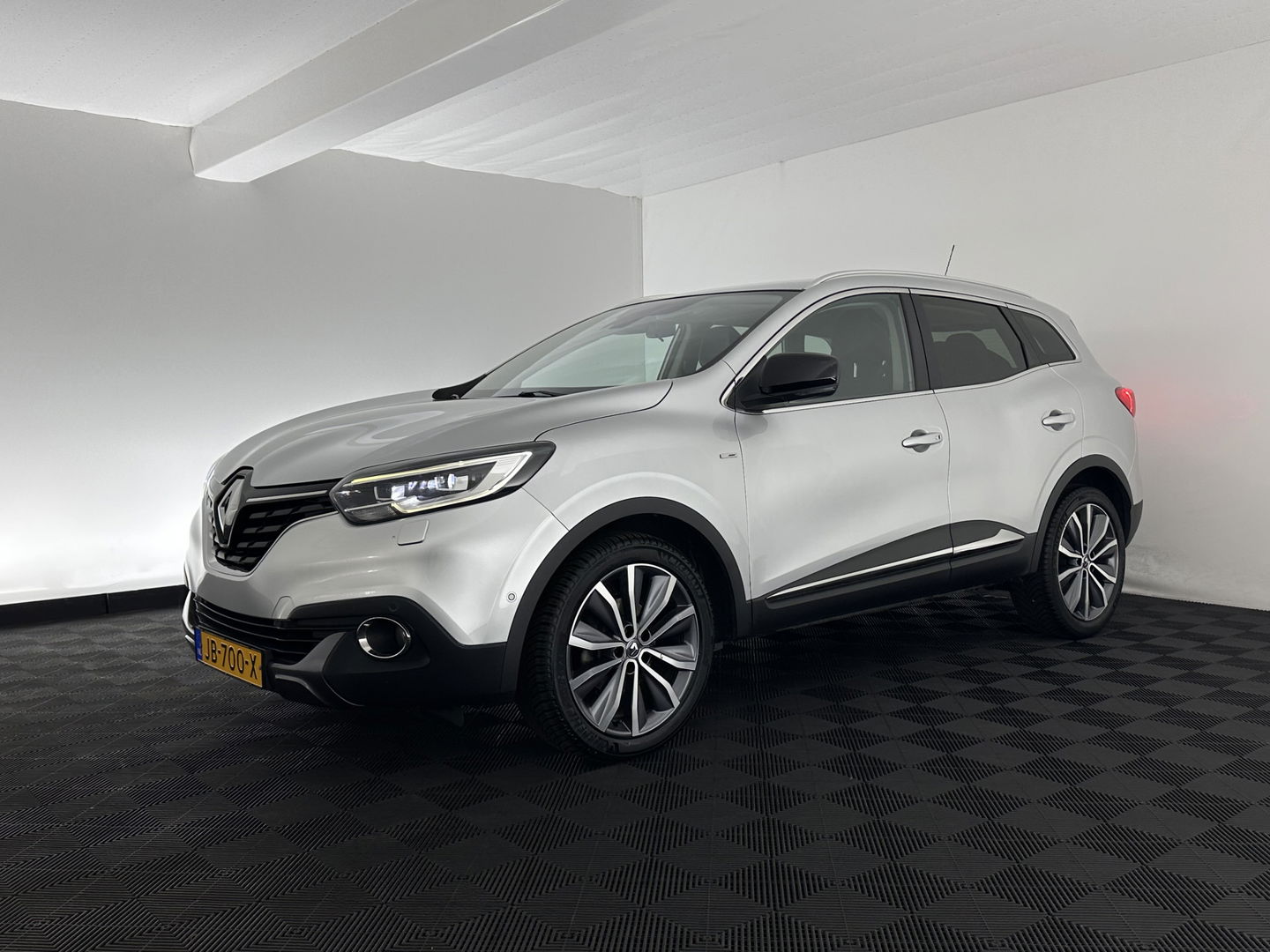 Renault Kadjar 1.5 dCi Bose Aut. *LEATHER-FABRIC | FULL-LED | BOSE-SOUND | BLINDSPOT | HEATED-COMFORTSEATS | KEYLESS | CAMERA | NAVI-FULLMAP | ECC | PDC | CRUISE | DAB | PRIVACYG-GLASS | 19''ALU | TOWBAR*