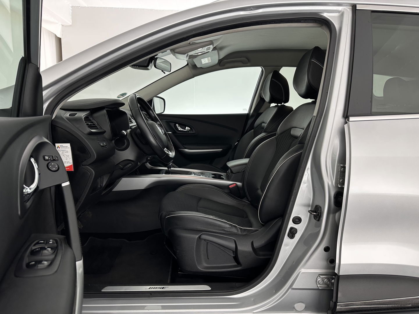 Renault Kadjar 1.5 dCi Bose Aut. *LEATHER-FABRIC | FULL-LED | BOSE-SOUND | BLINDSPOT | HEATED-COMFORTSEATS | KEYLESS | CAMERA | NAVI-FULLMAP | ECC | PDC | CRUISE | DAB | PRIVACYG-GLASS | 19''ALU | TOWBAR*