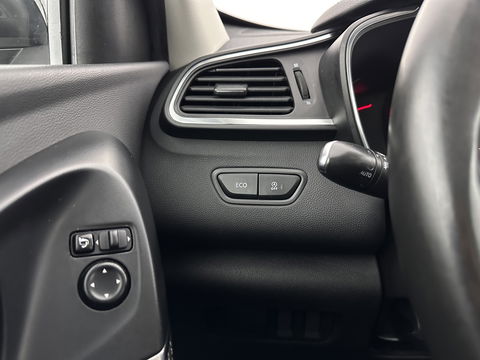 Renault Kadjar 1.5 dCi Bose Aut. *LEATHER-FABRIC | FULL-LED | BOSE-SOUND | BLINDSPOT | HEATED-COMFORTSEATS | KEYLESS | CAMERA | NAVI-FULLMAP | ECC | PDC | CRUISE | DAB | PRIVACYG-GLASS | 19''ALU | TOWBAR*