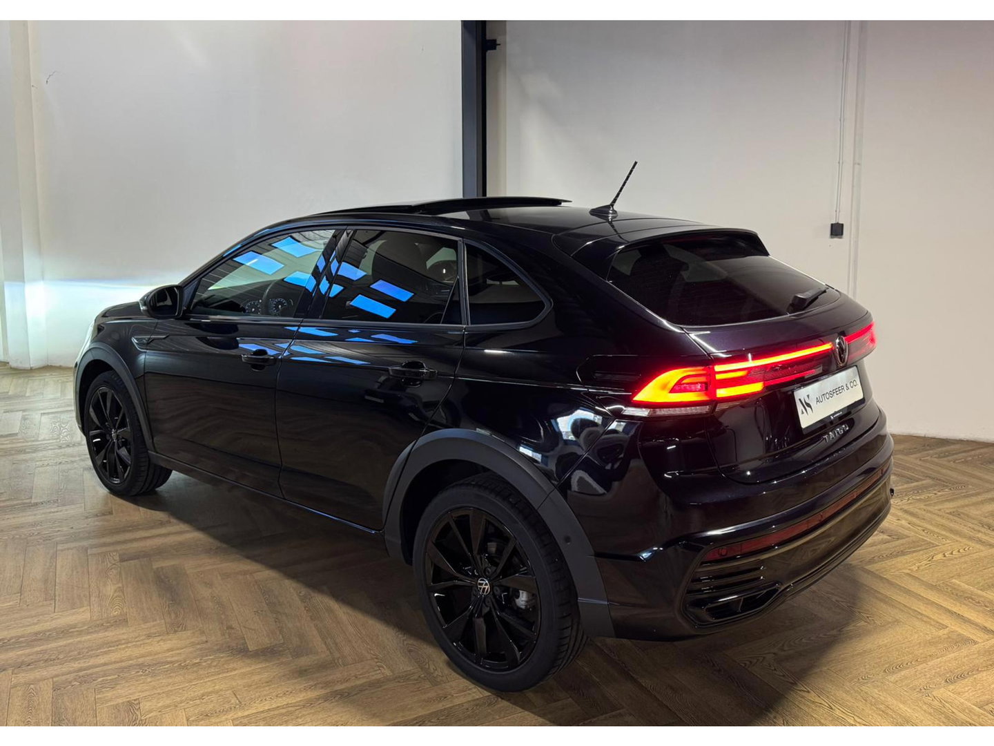 Volkswagen Taigo 1.5 TSI R-Line PANO KEYLESS BEATS CAM