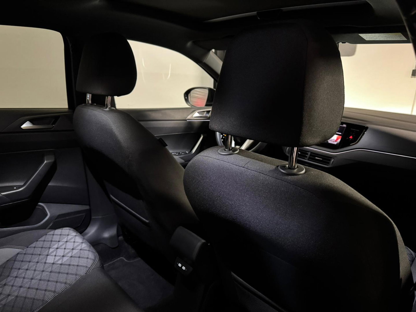 Volkswagen Taigo 1.5 TSI R-Line PANO KEYLESS BEATS CAM