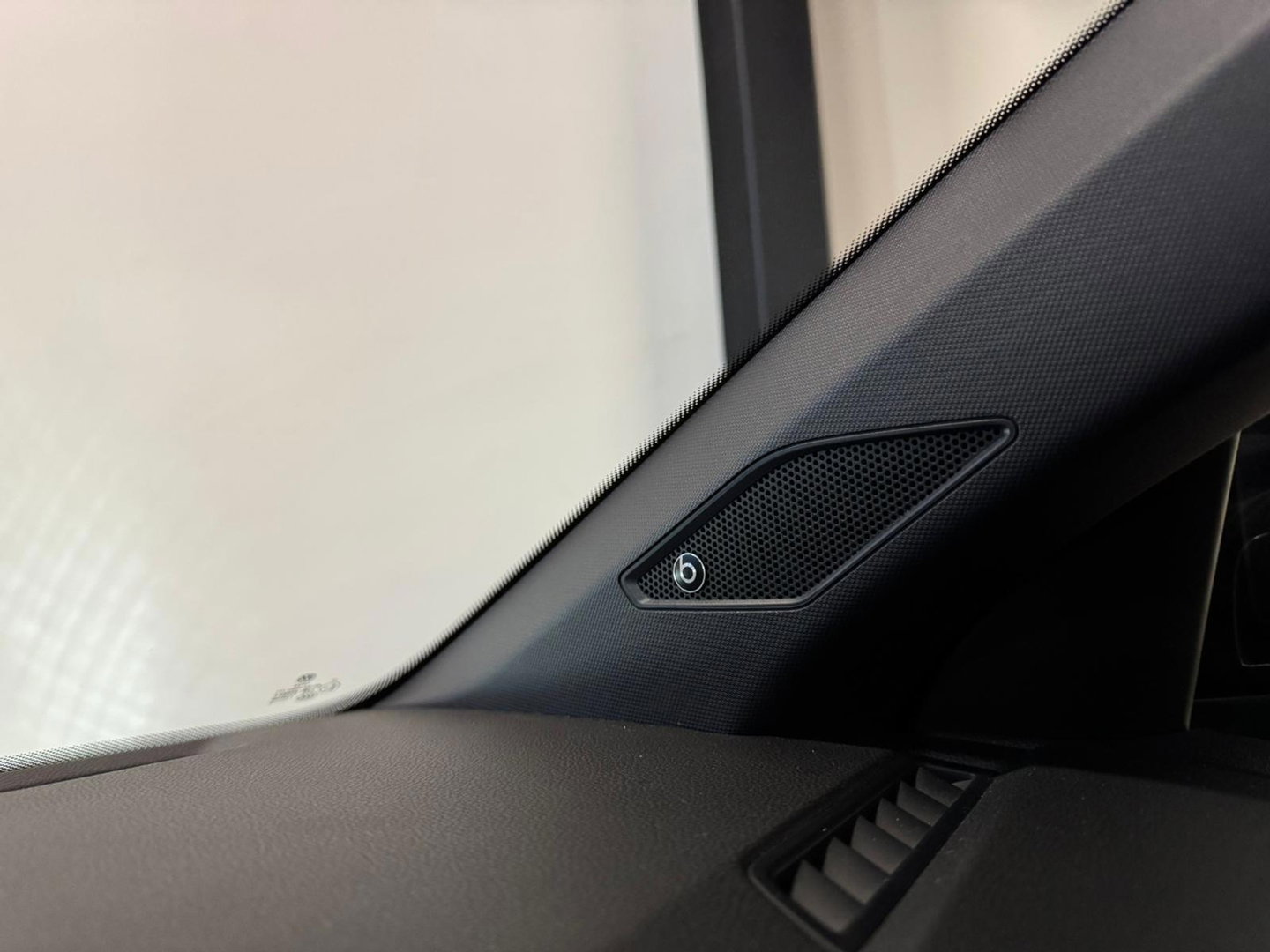 Volkswagen Taigo 1.5 TSI R-Line PANO KEYLESS BEATS CAM