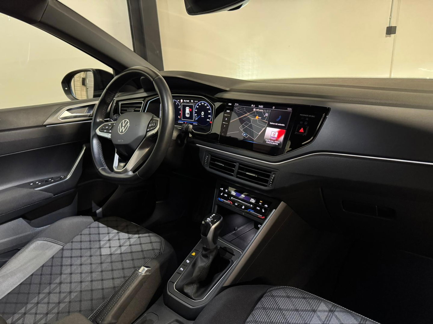 Volkswagen Taigo 1.5 TSI R-Line PANO KEYLESS BEATS CAM