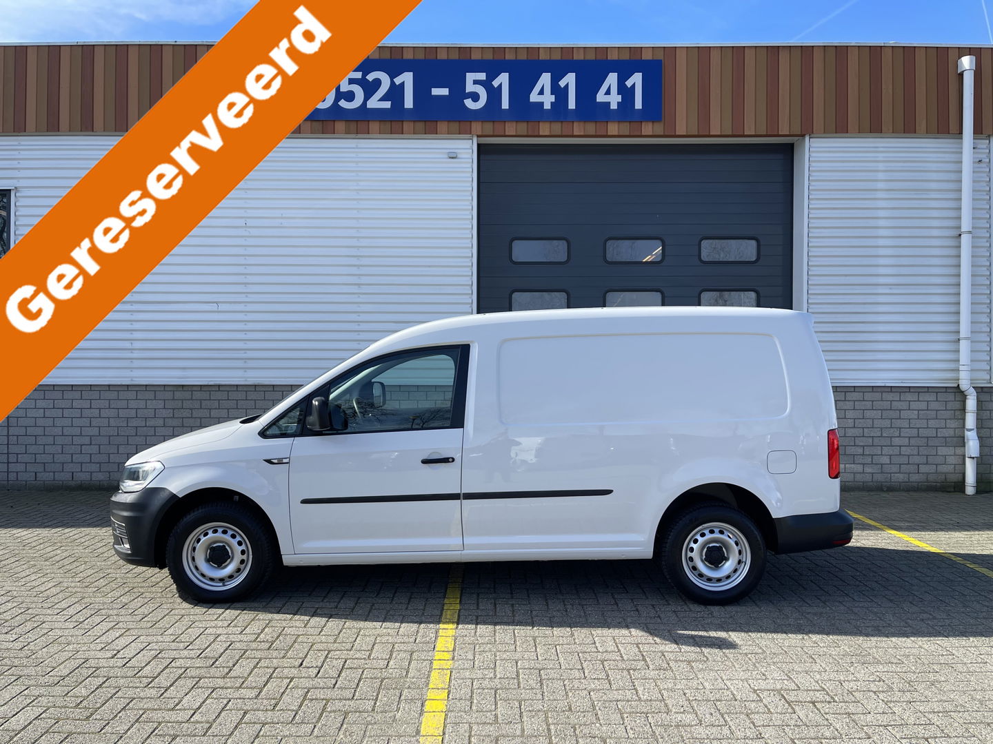 Volkswagen Caddy 2.0 TDI 102pk L2H1 BMT Maxi Comfortline / Flexmo ingerichte laadruimte met omvormer ! / vaste prijs rijklaar € 13.950 ex btw / lease vanaf € 235 / euro 6 / bpm vrij / airco / cruise