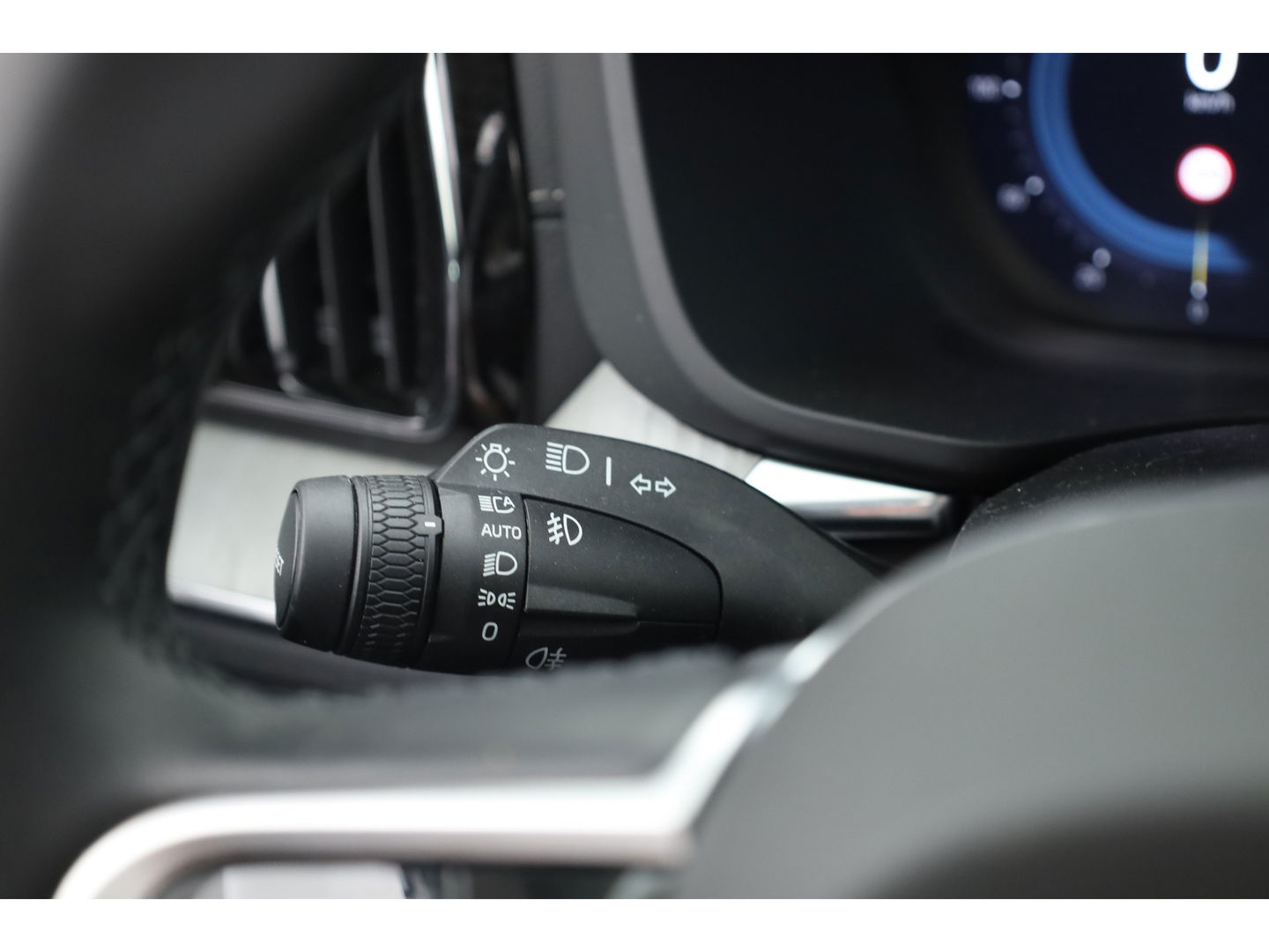 Volvo XC60 2.0 T8 Plug-in hybrid AWD Ultra Dark | Bowers & Wilkins | Massage | Trekhaak | Head-up | 360 camera |