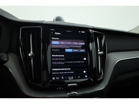 Volvo XC60 2.0 T8 Plug-in hybrid AWD Ultra Dark | Bowers & Wilkins | Massage | Trekhaak | Head-up | 360 camera |